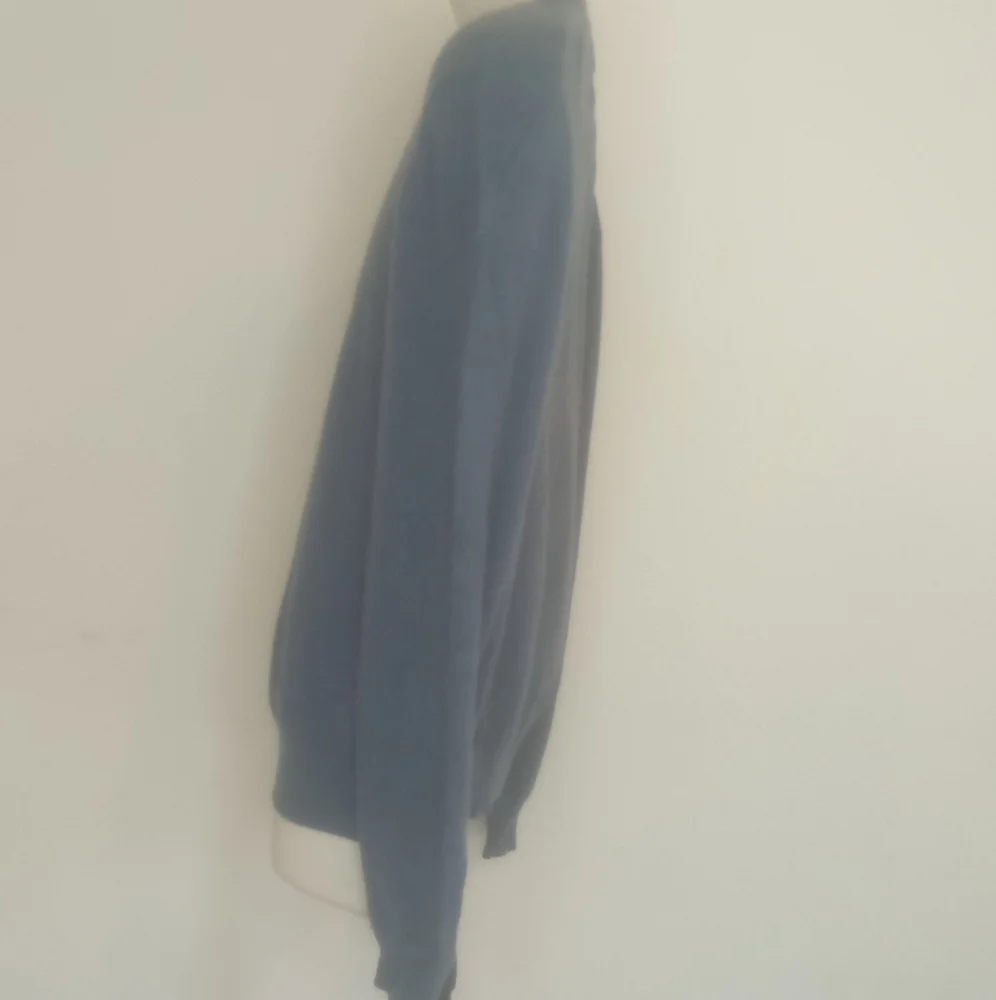 CH Classics Blue 100% Cashmere Sweater